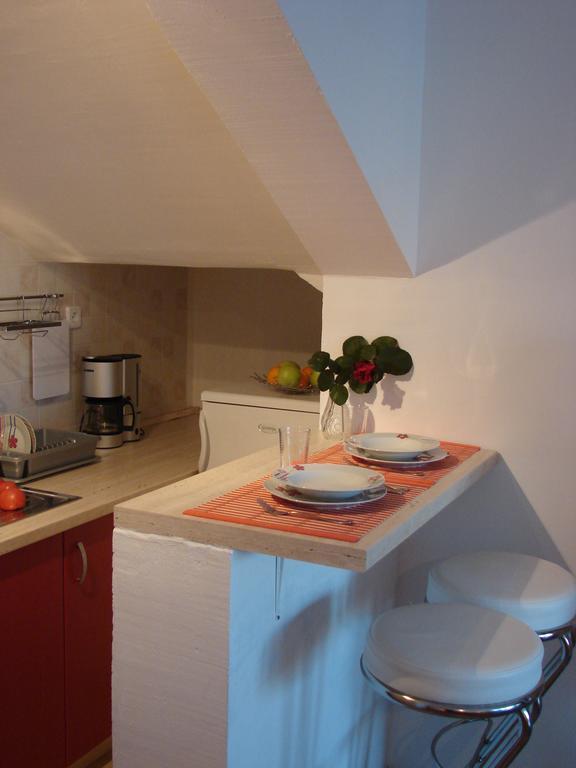 Family Apartments Grguric Pag Town Room photo